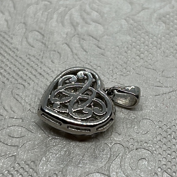 Beautiful 14K White Gold Diamond Heart Pendant - Picture 8 of 9